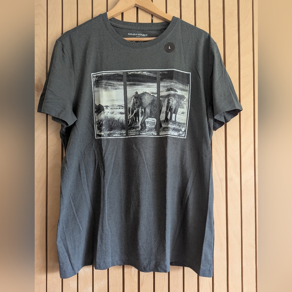 Banana Republic Charcoal Graphic Tee for Men Elephant Design Large NWT